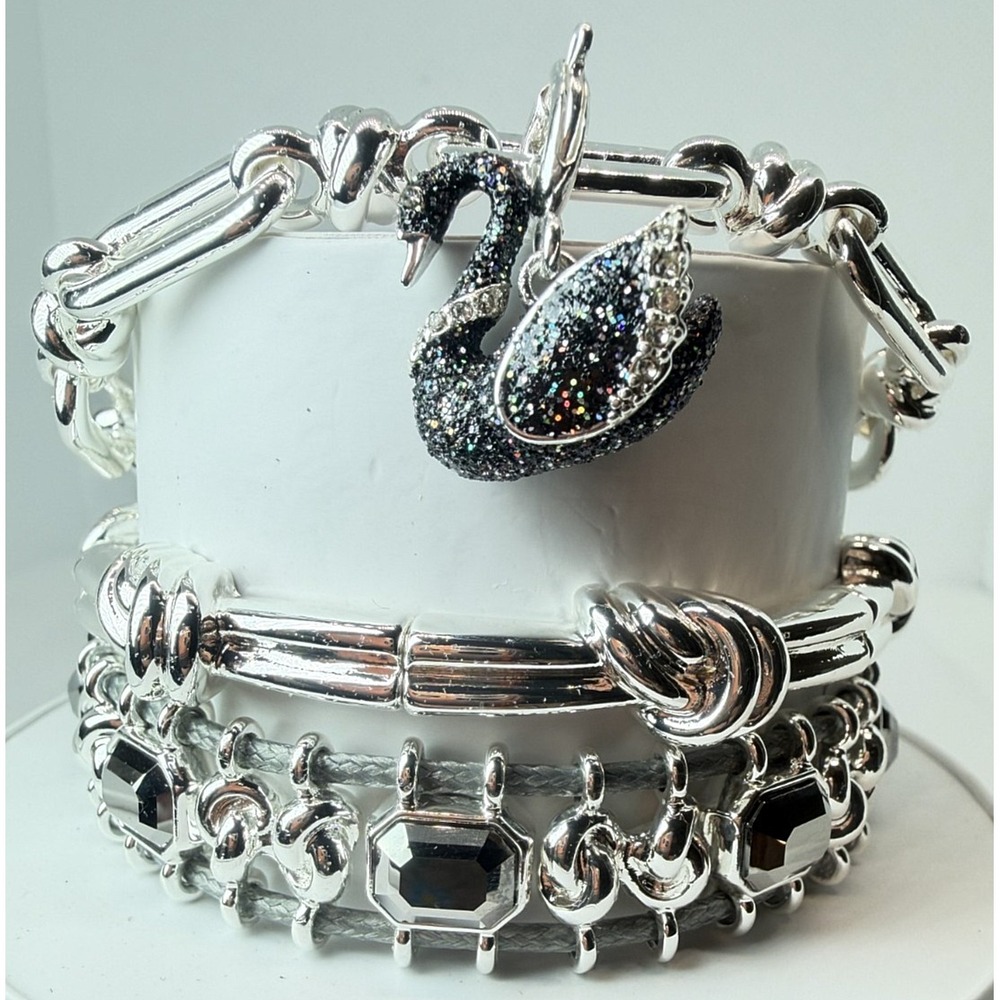 Bomb Party Spring 26 Stack - ST75651 The Black Swan Charm
